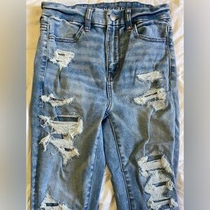 American Eagle Super Hi-Rise Jegging Light Wash  Patched Ripped Jeans 4 NWOT